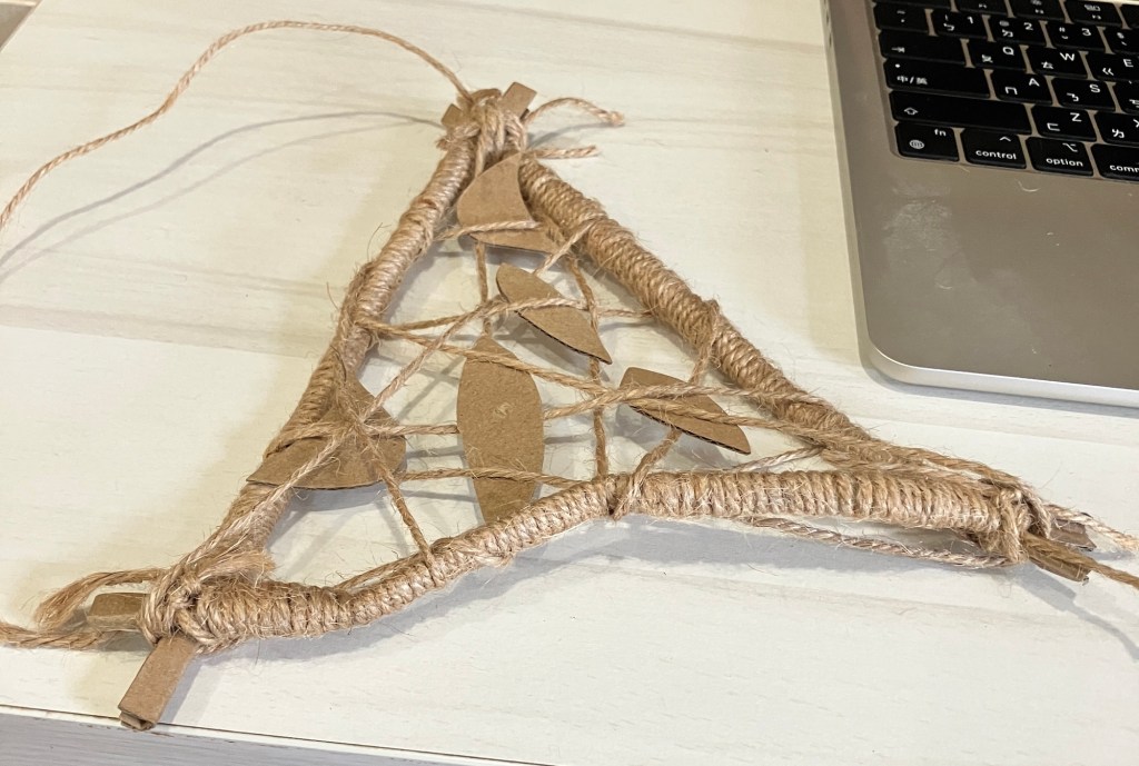 不需熟練編織技法也能輕鬆完成的簡易捕夢網